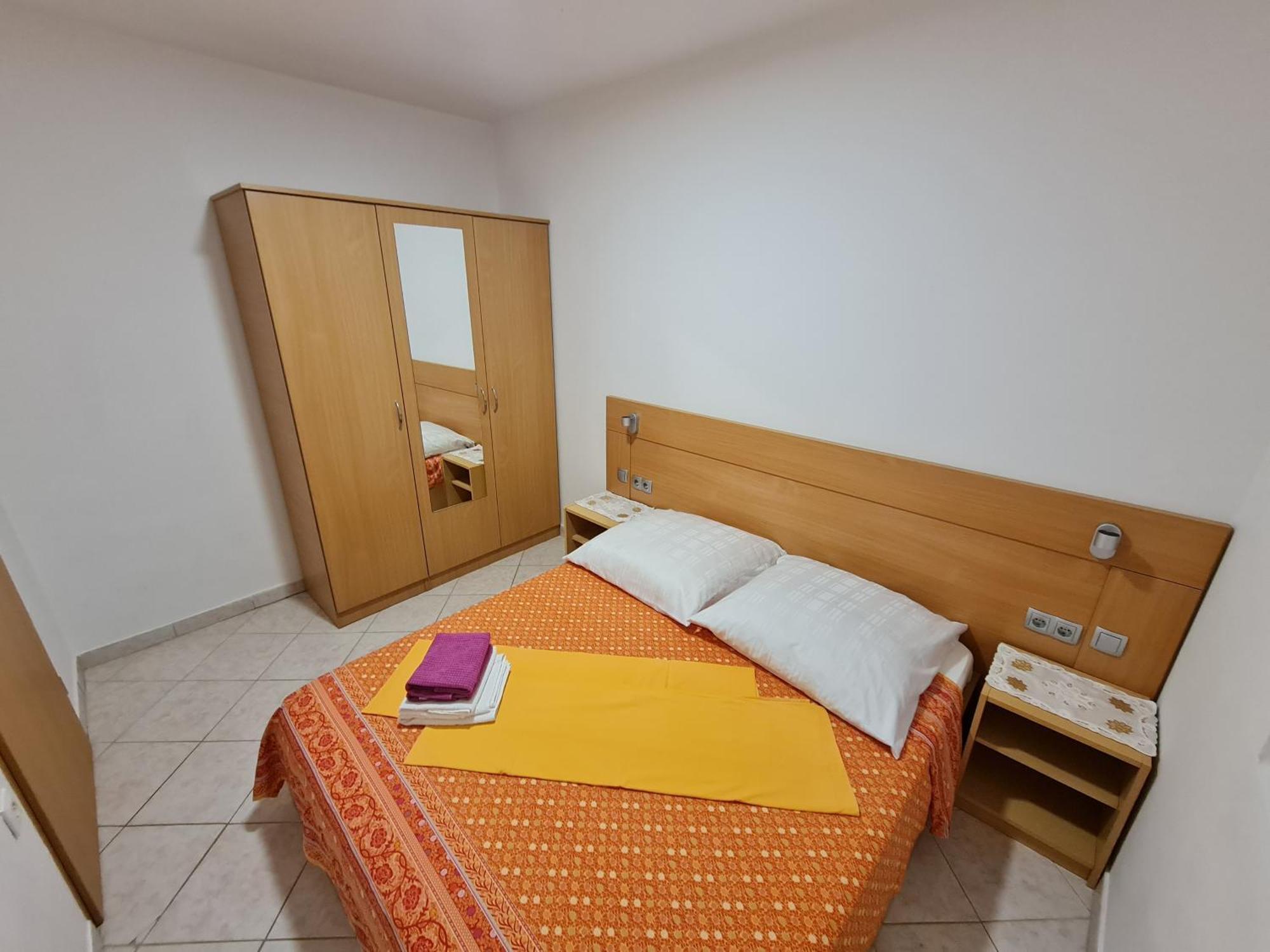 Apartmani Smiljanic Starigrad Paklenica Camera foto