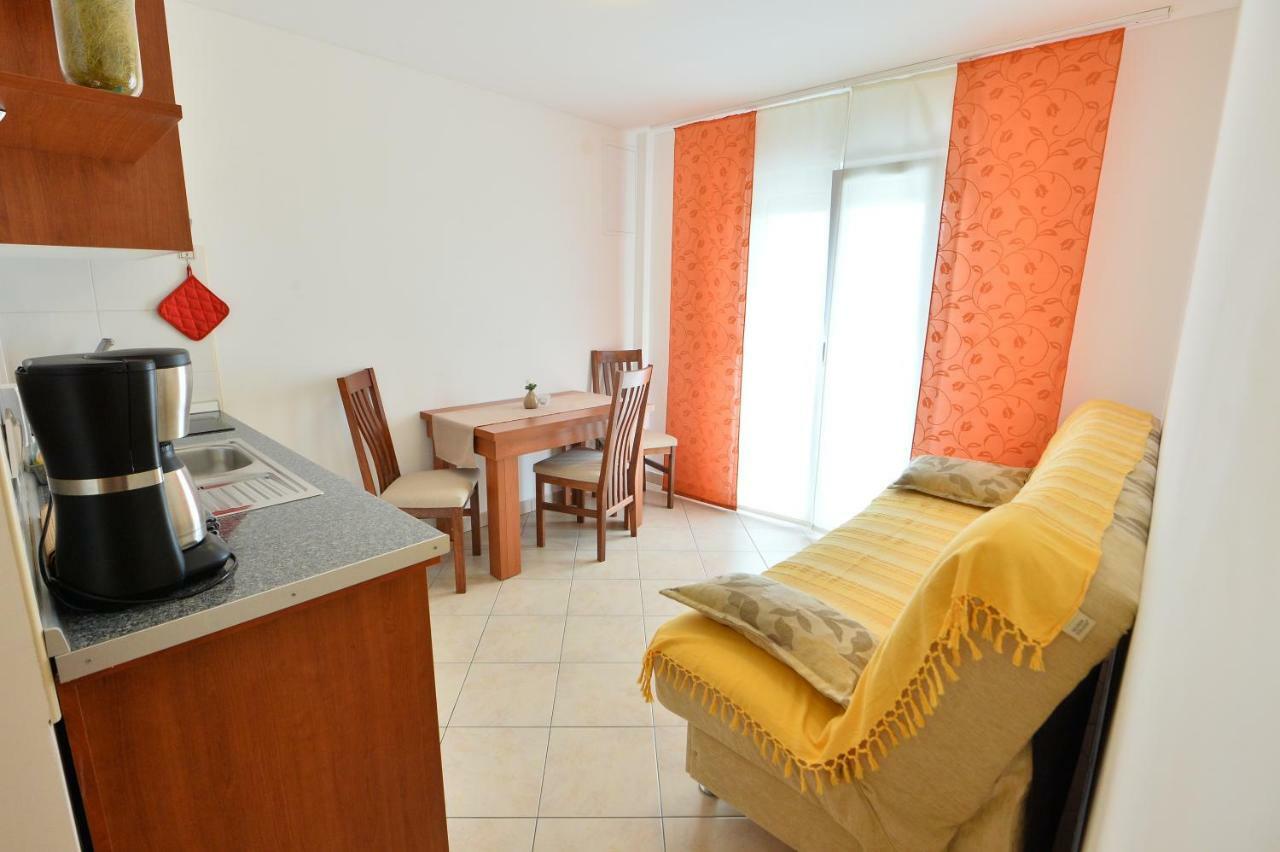 Apartmani Smiljanic Starigrad Paklenica Esterno foto