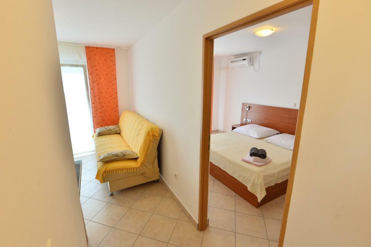 Apartmani Smiljanic Starigrad Paklenica Esterno foto